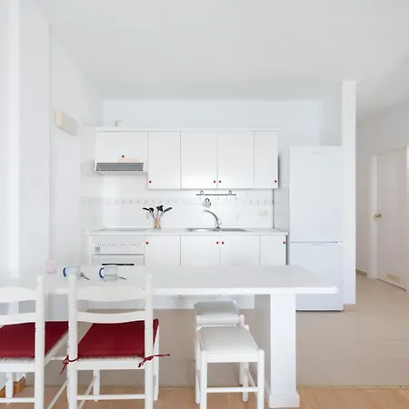 - Junto A Piscinas Naturales Con Terraza Apartment Bajamar (La Laguna)