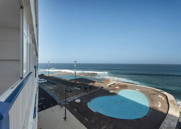 - Junto A Piscinas Naturales Con Terraza Apartamento *