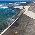 - Junto A Piscinas Naturales Con Terraza Apartmán Bajamar (La Laguna)