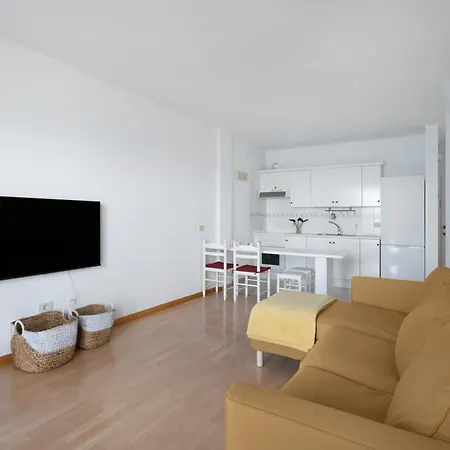 - Junto A Piscinas Naturales Con Terraza Daire