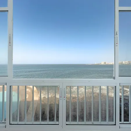 - Junto A Piscinas Naturales Con Terraza Lägenhet