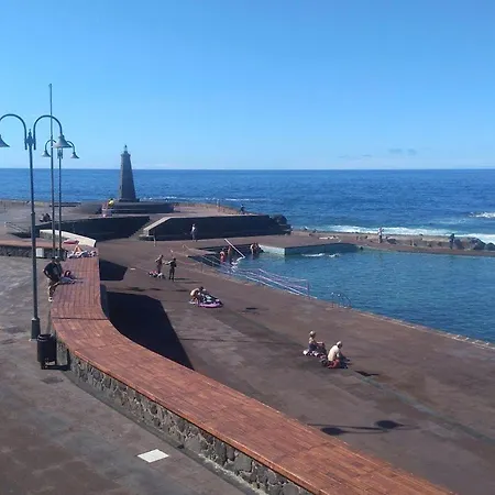 - Junto A Piscinas Naturales Con Terraza *