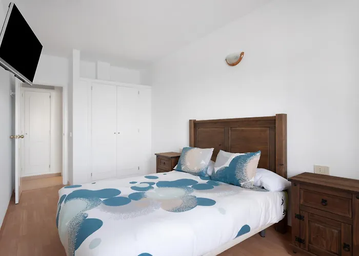 - Junto A Piscinas Naturales Con Terraza Lägenhet