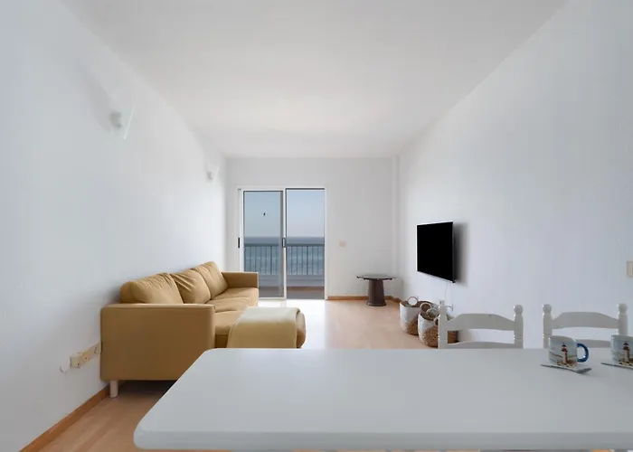 - Junto A Piscinas Naturales Con Terraza