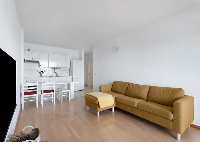 - Junto A Piscinas Naturales Con Terraza Lägenhet