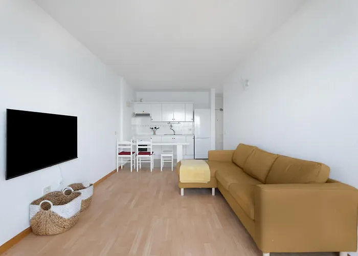 - Junto A Piscinas Naturales Con Terraza *