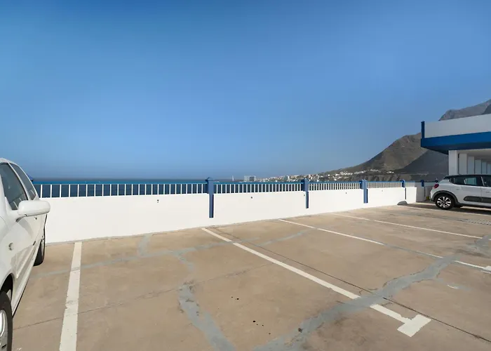 - Junto A Piscinas Naturales Con Terraza Bajamar