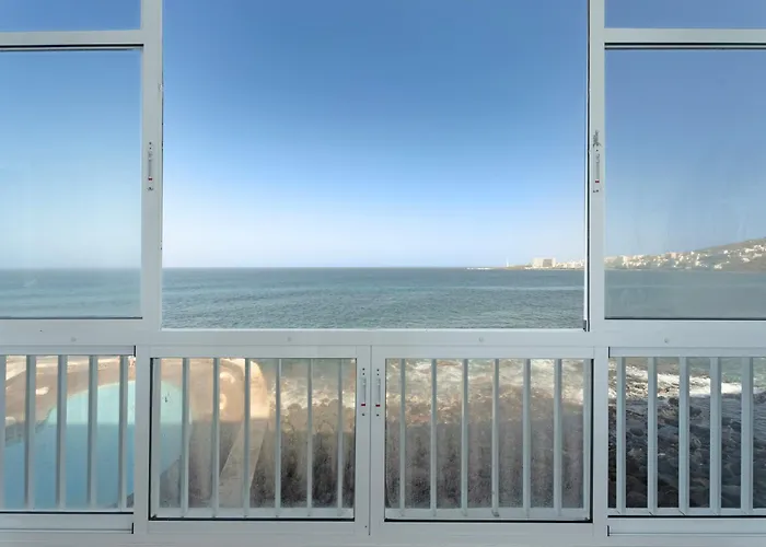 - Junto A Piscinas Naturales Con Terraza Apartman