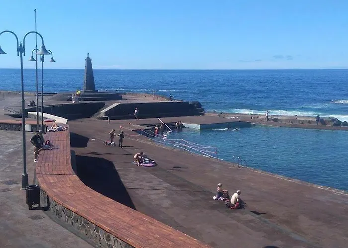 - Junto A Piscinas Naturales Con Terraza *